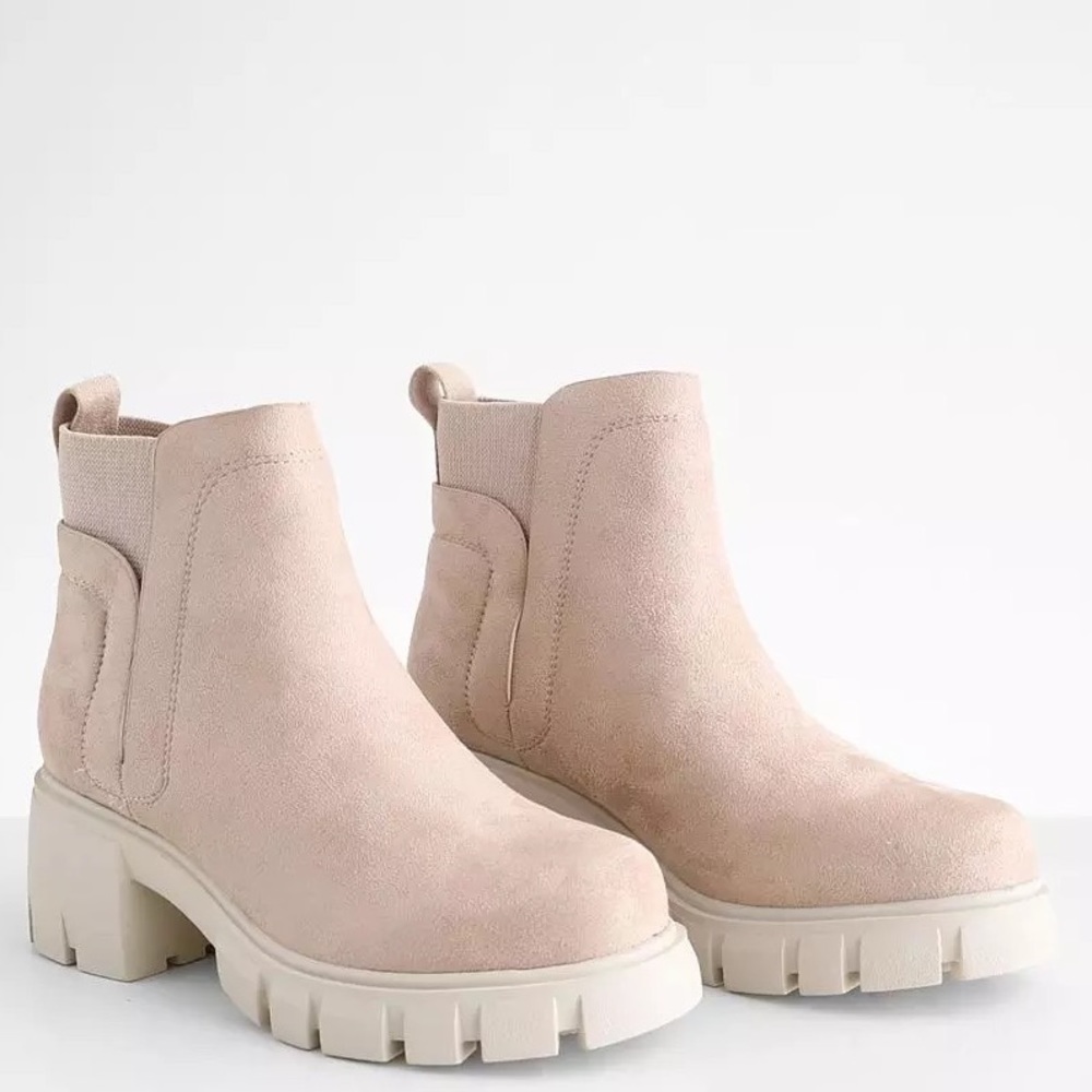 Chelsea ankle boots booties